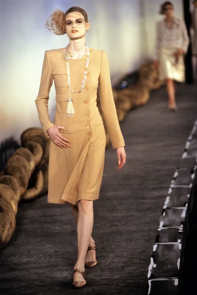 Look 17